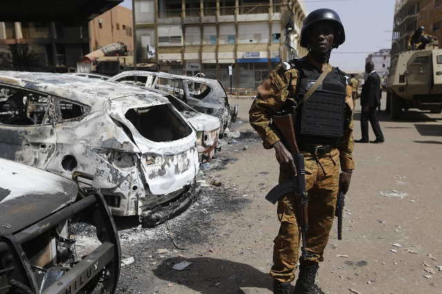 Ислямисти окървавиха Буркина Фасо (СНИМКИ)