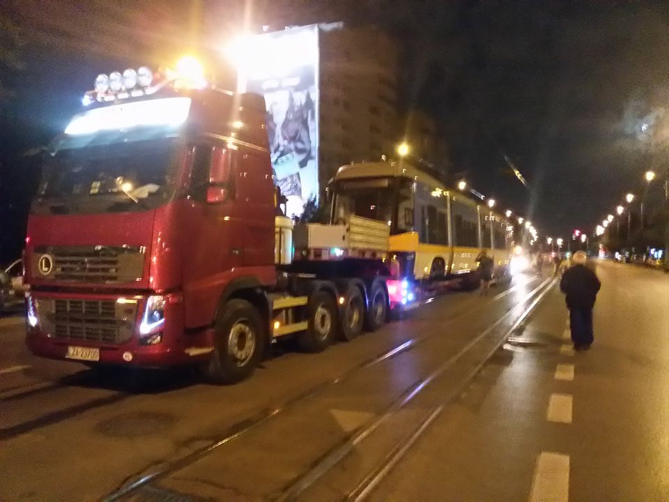 Вижте как пристига новия трамвай в София