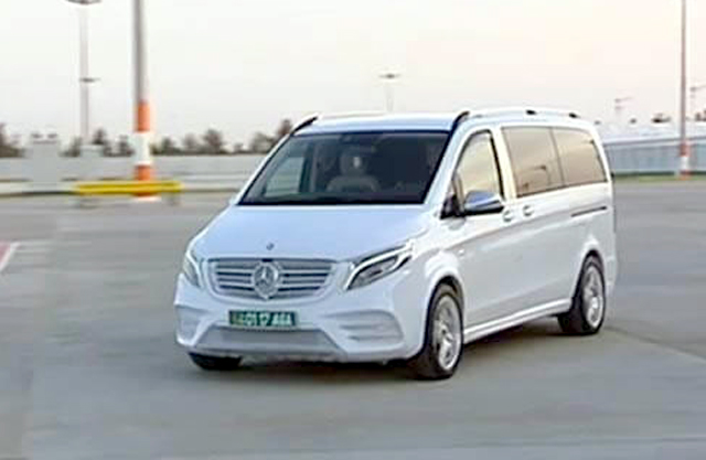 Туркменистанският президент продава 25 бронирани лимузини