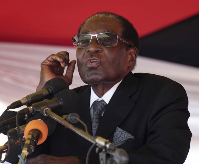 Мугабе: Аз съм законният лидер, няма да се оттегля (СНИМКИ)