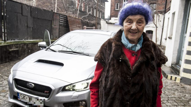81-годишна баба ходи на пазар със Subaru WRX STI