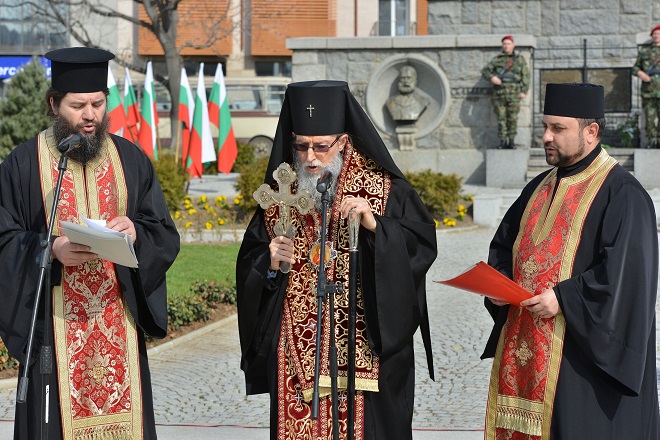 България чества 138 години от Освобождението си (Снимки)