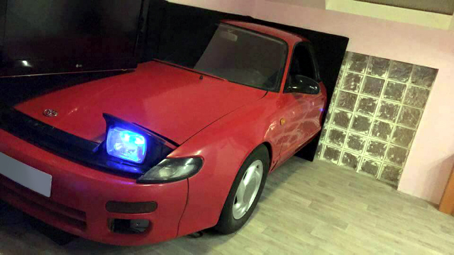 Домашен симулатор от стара Celica | ФАКТИ.БГ Домашен симулатор от стара Celica