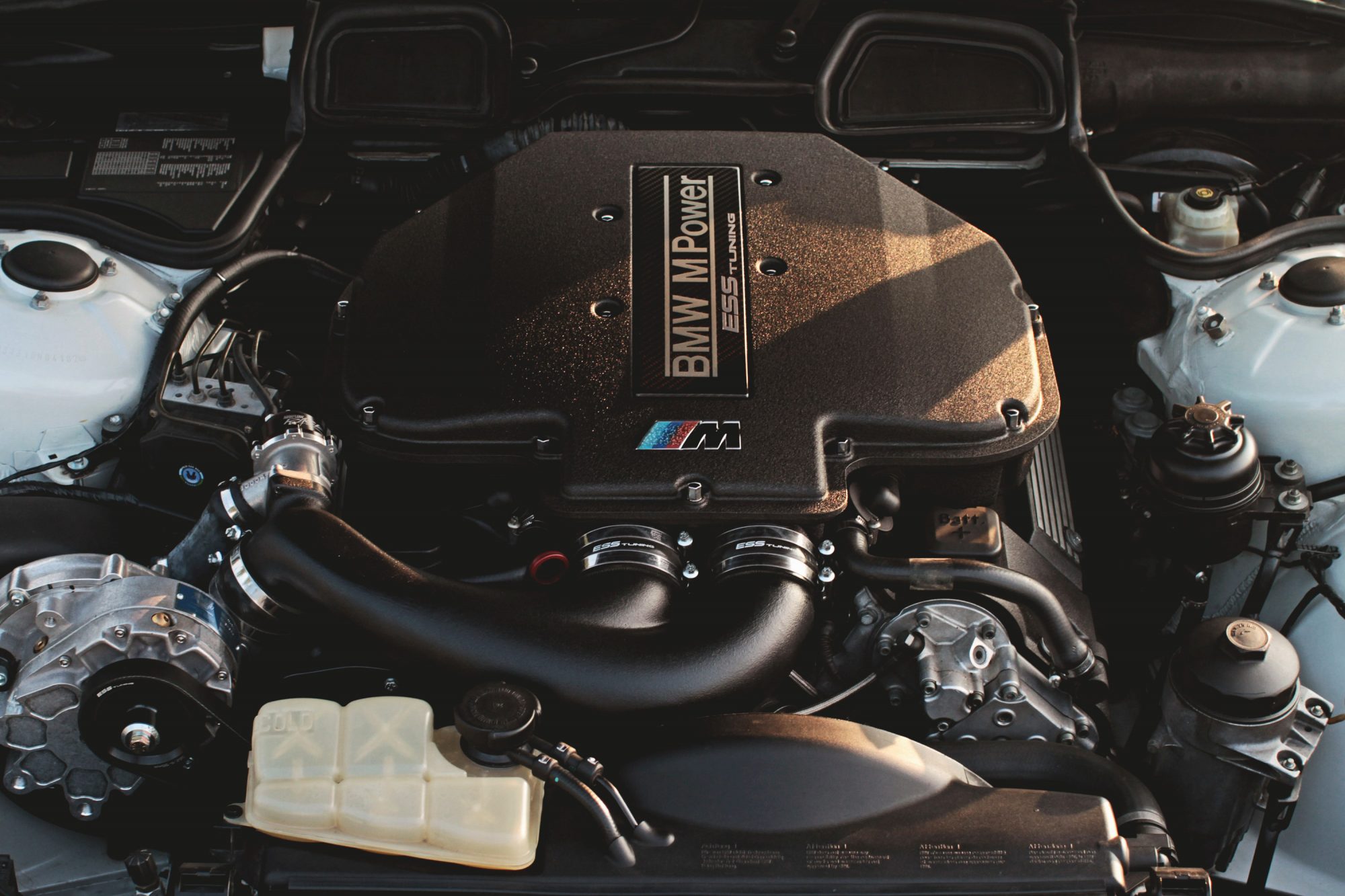 Единственото по рода си BMW M7 (E38)