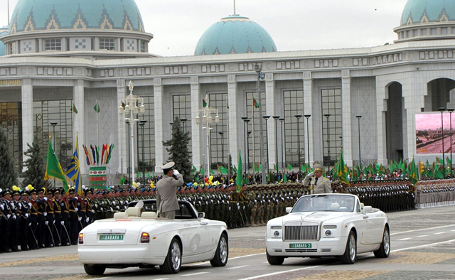 В Туркменистан изземват номера със седмѝци