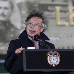 Густаво Петро