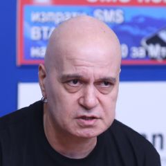 Слави Трифонов