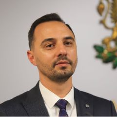 Богдан Богданов