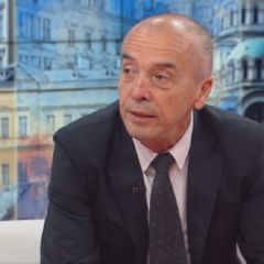 Доц. Атанас Мангъров