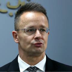 Петер Сиярто