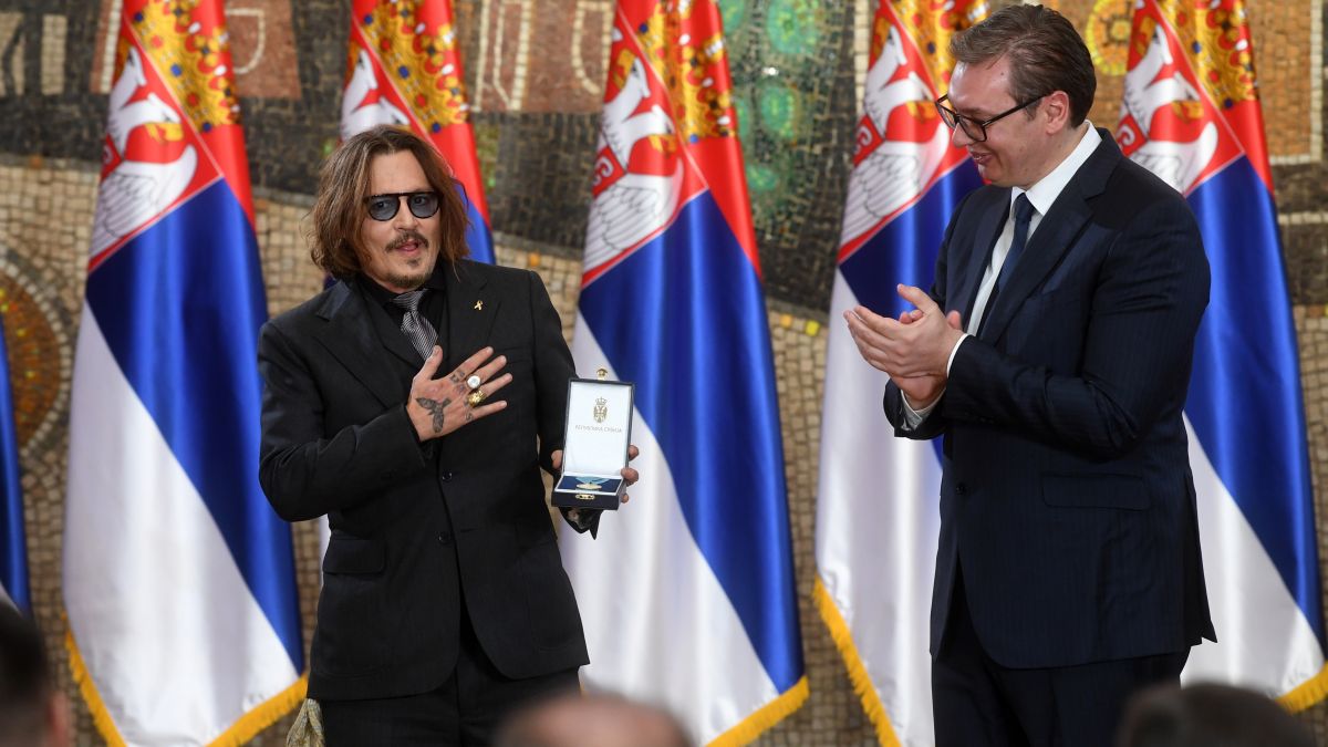 Сърбия награди Джони Деп