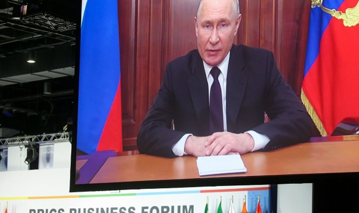 Владимир Путин: Доларът си отива