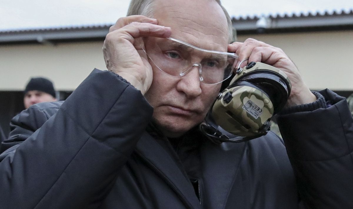 Путин стреля със снайпер (ВИДЕО)