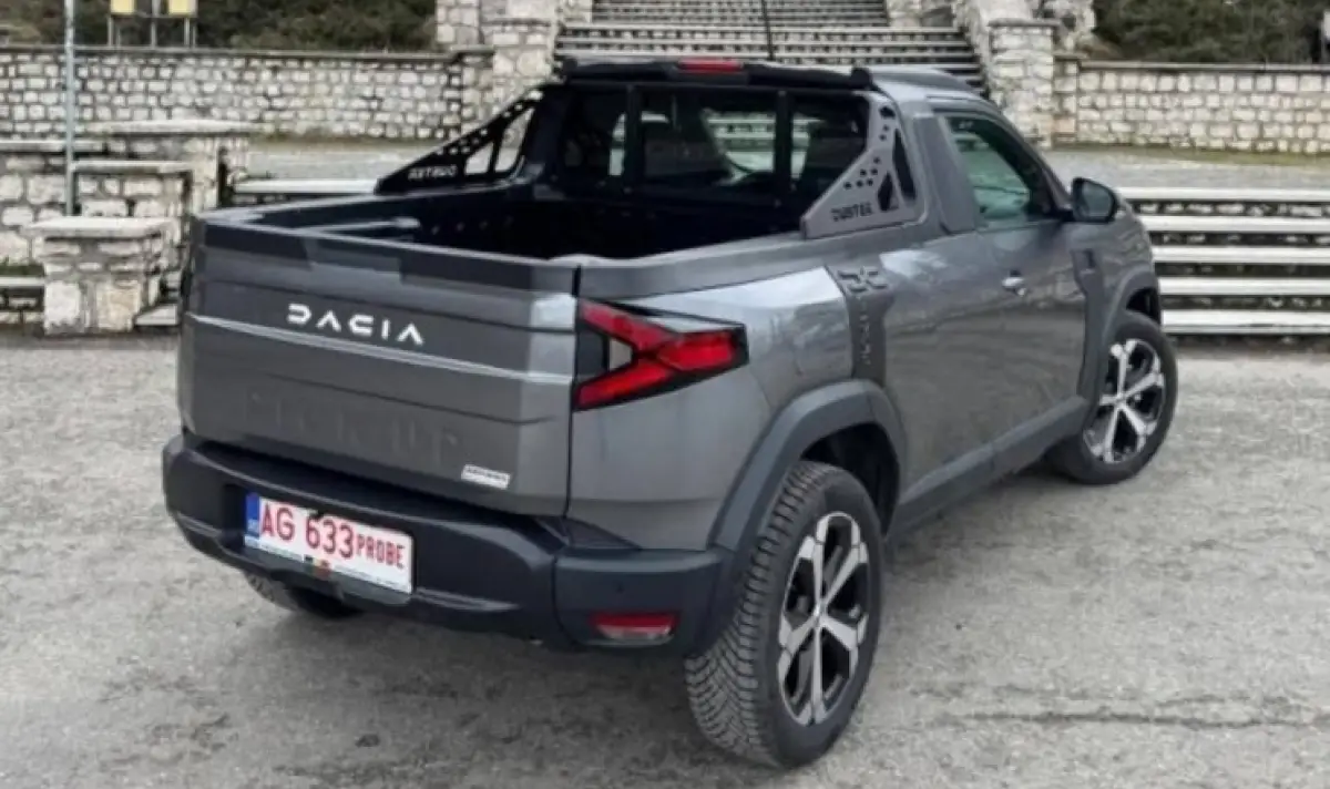 Румънски тунинг или как новата Dacia Duster се превърна в пикап