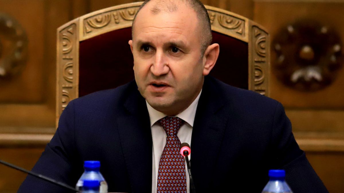 Румен Радев заминава за Полша