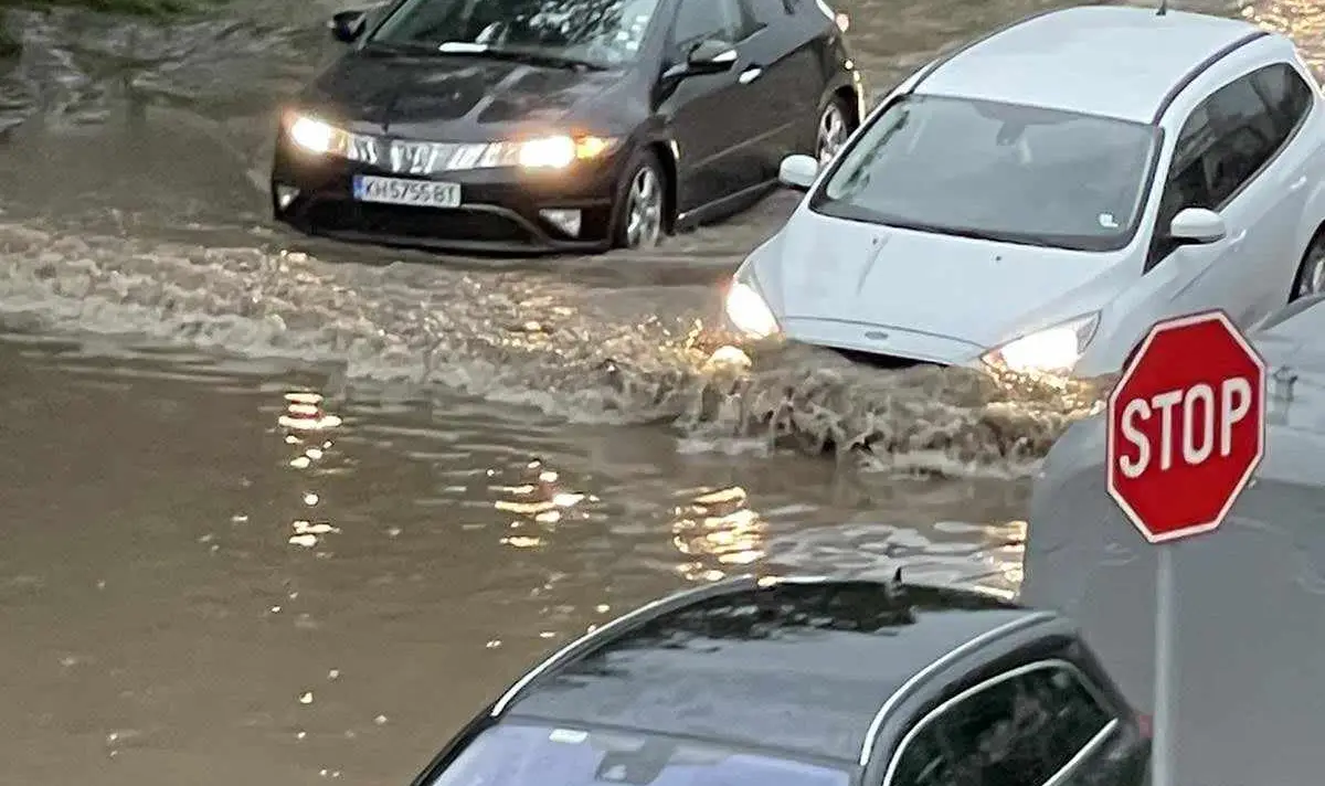 Потоп заля София ВИДЕО + СНИМКИ