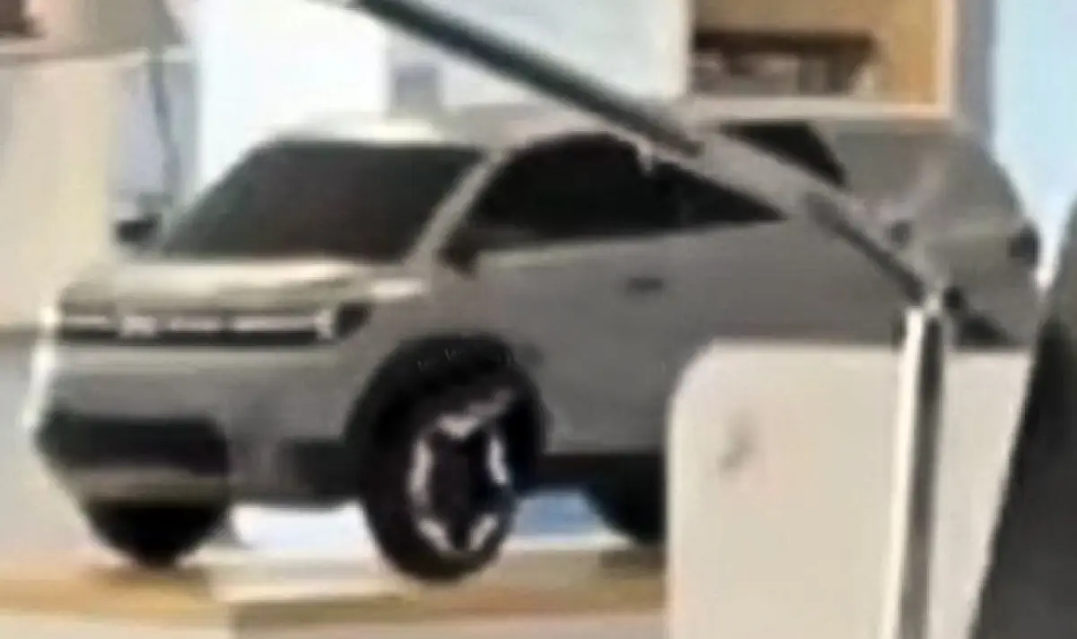 Появи се снимка на мистериозна Dacia