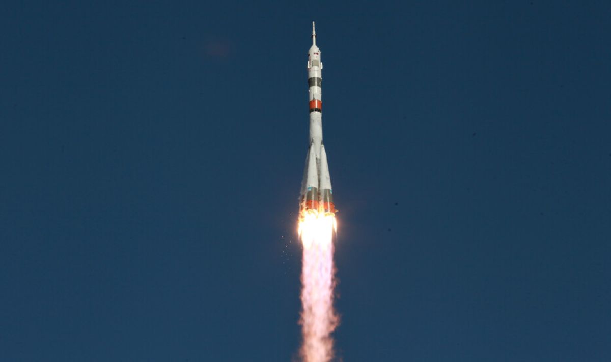 Руски товарен кораб пое към МКС