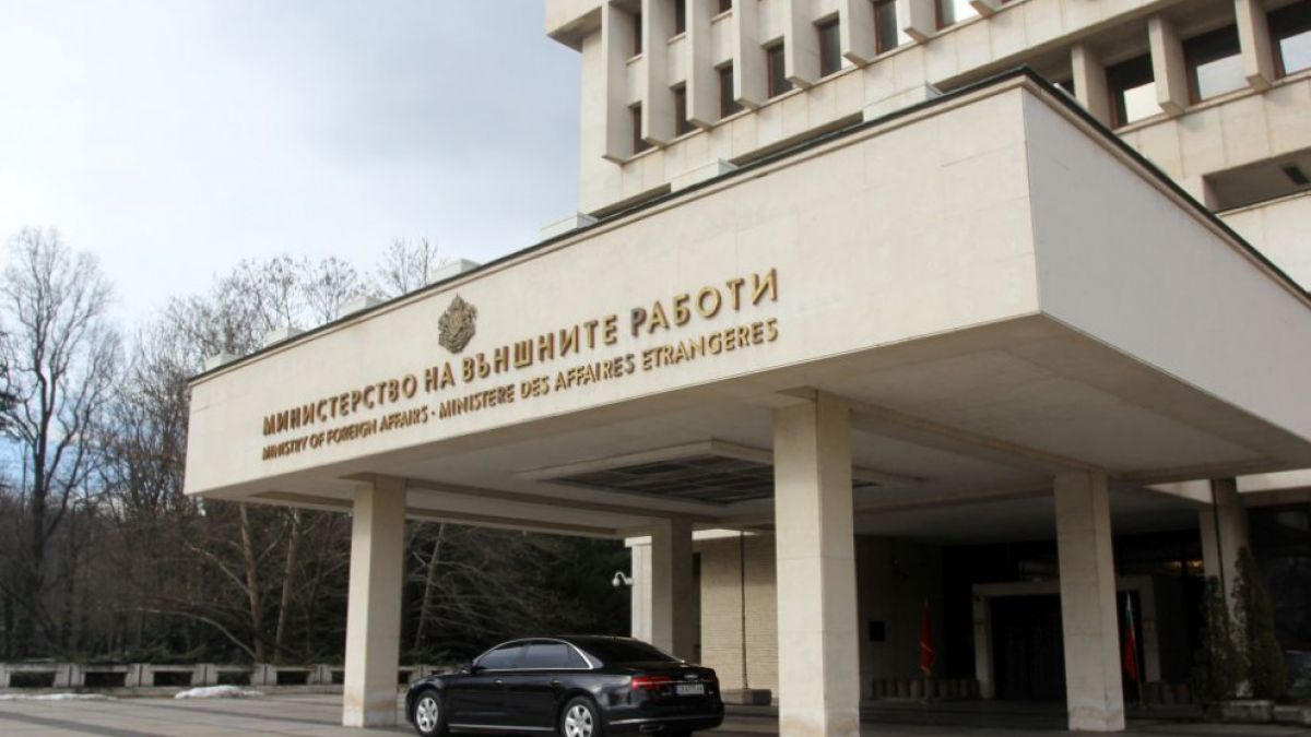 Нали нямаше кого да лустрираме?!