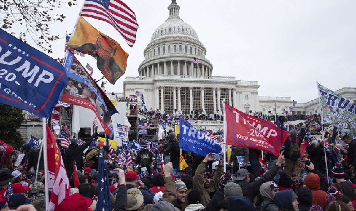 10-годишна присъда и "Тръмп победи!" | ФАКТИ.БГ 10-годишна присъда и "Тръмп победи!"