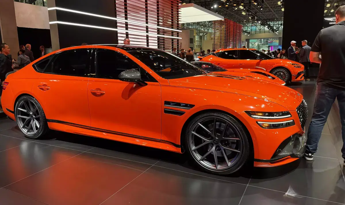 Genesis пуска конкурент на BMW M5, който е толкова рядък, че едва ли някога ще го видите на живо