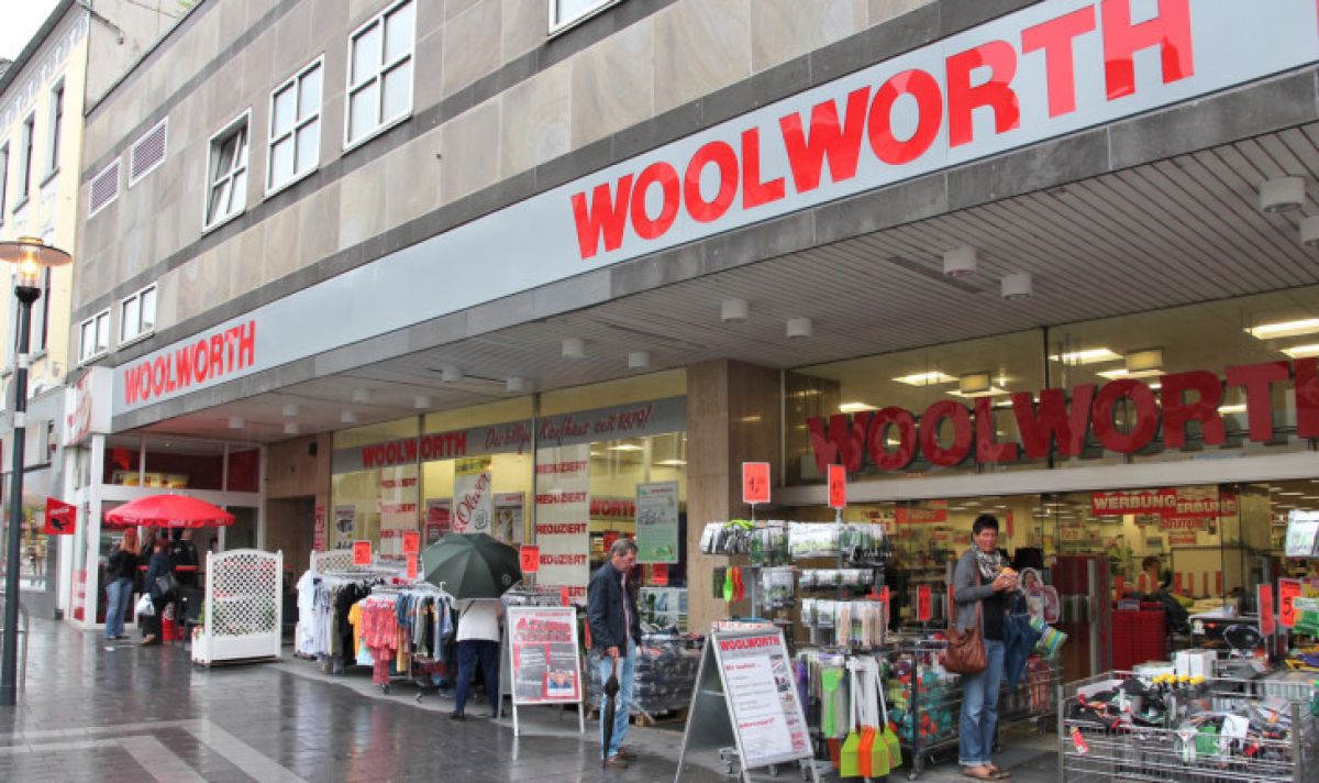 Woolworth навлиза в Полша и Австрия