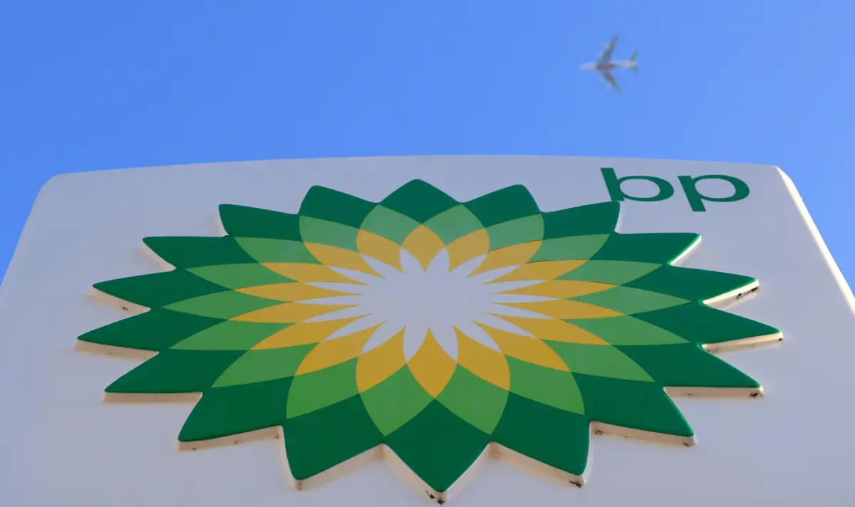 BP съкращава 4,7 хиляди работни места, за да намали разходите 