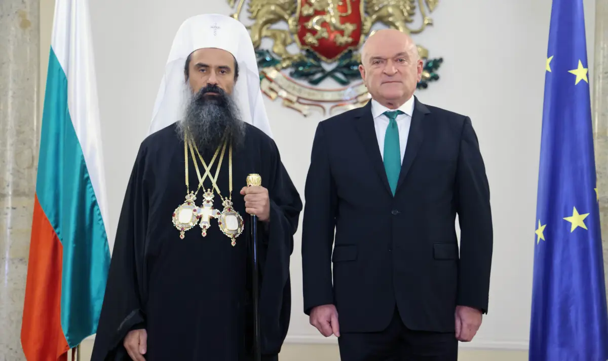 Главчев взе страна за църквите