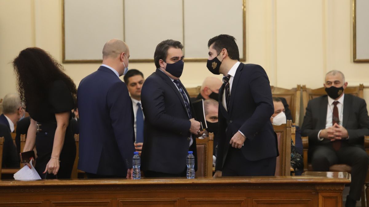 Аджамии! Харвардските дилетанти