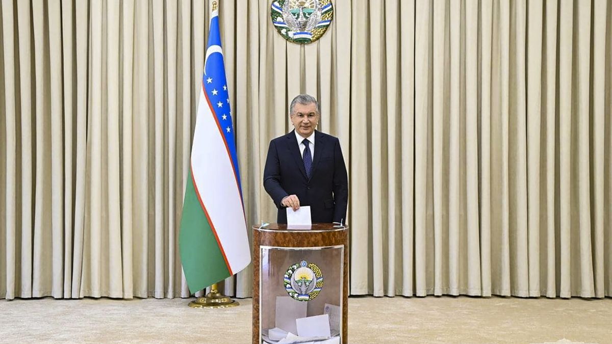 Узбекистан избира държавен глава