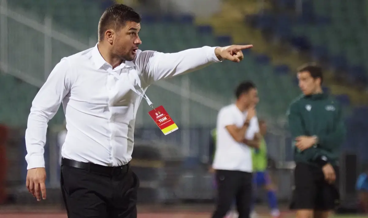 Крумовград се раздели с треньора си