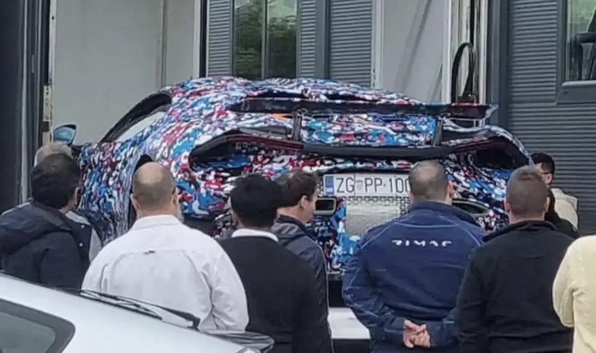 Първи снимки на новото Bugatti
