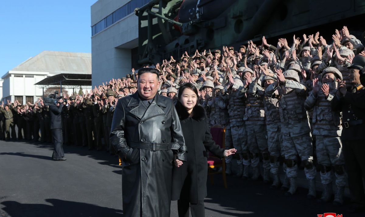 Ким Чен Ун е екзекутирал министър | ФАКТИ.БГ Ким Чен Ун е екзекутирал министър