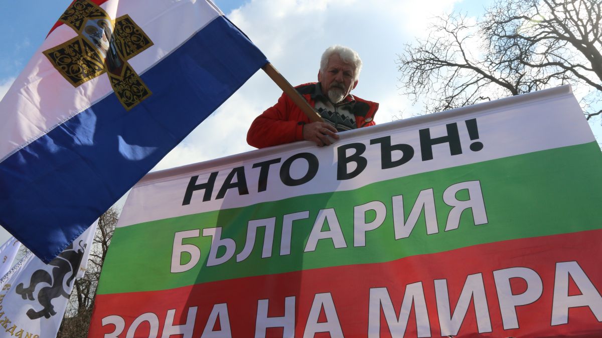 Има две Българии. Едната е на Путин. ᐉ Новини от Fakti.bg - Мнения |  ФАКТИ.БГ