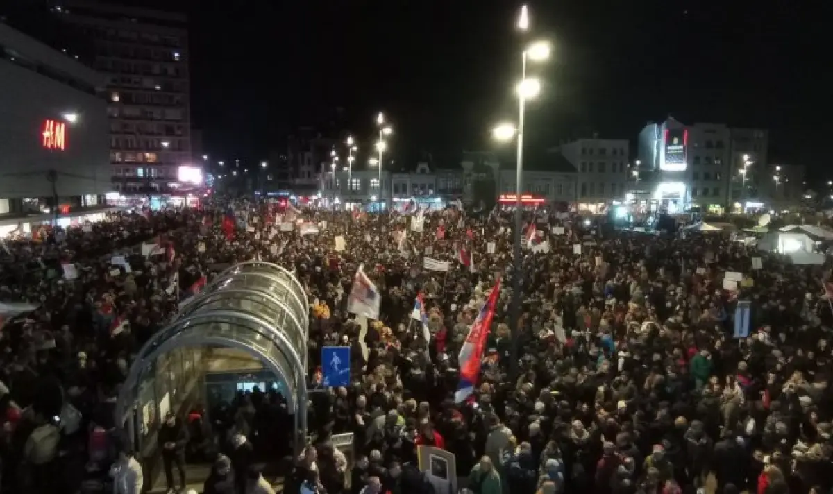 Сръбски студенти блокираха Ниш