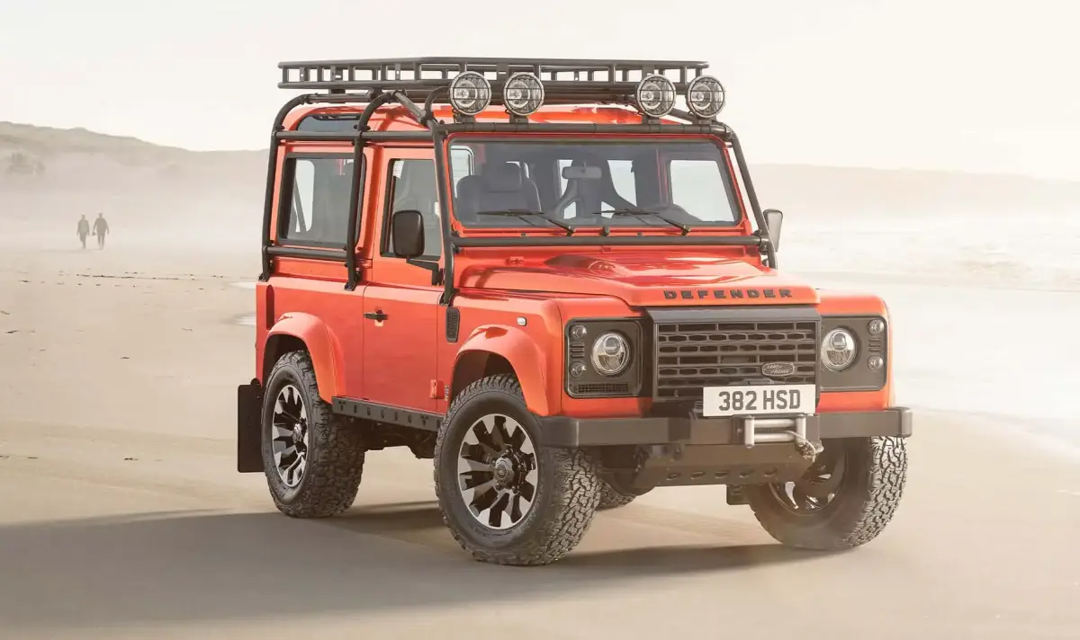 Land Rover представи „нов“ класически Defender