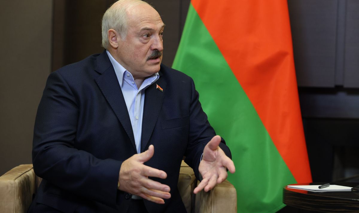 С какво ходи облечен Лукашенко