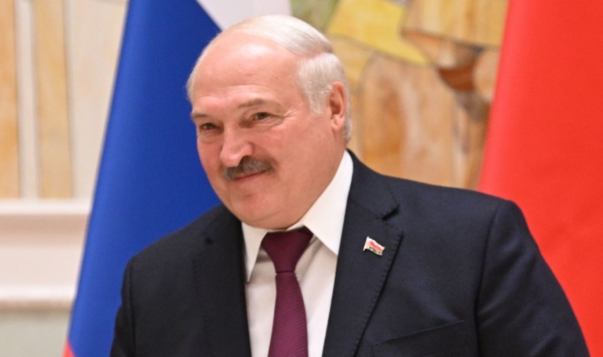 Президент подари зайци на журналисти