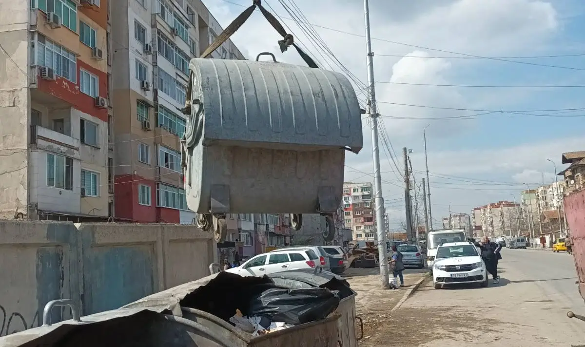 „Столипиново” отново тъне в боклук