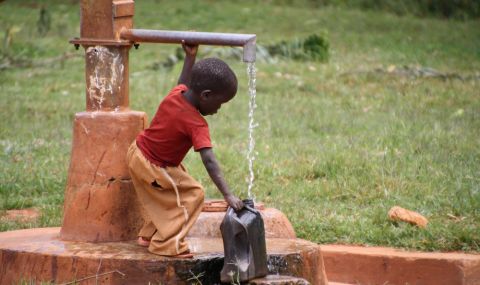 200 млн. деца по света са с риск за живота си заради пиене на замърсена вода - 1