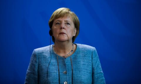 Меркел: Германия няма да е отслабена без мен - 1