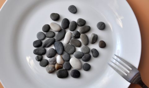 Хит в мрежата: В Китай ядат пържени камъни (ВИДЕО) - 1