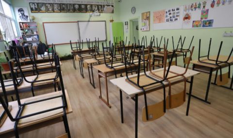 Диян Стаматов: От втория срок поетапно връщане на учениците от горните класове - 1