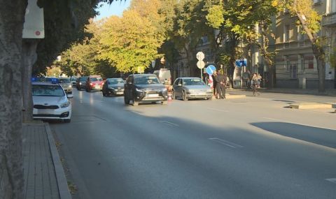 20-годишно момиче беше блъснато на пешеходна пътека във Варна - 1