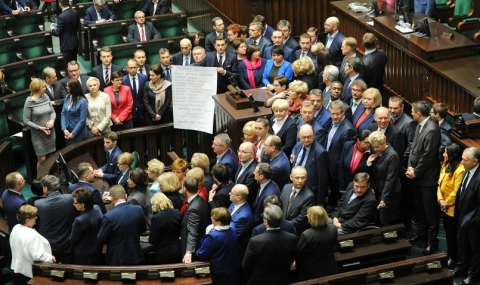 Приключи окупацията в полския парламент - 1