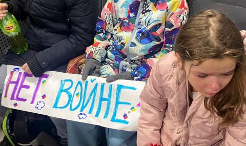 В Русия арестуваха деца, протестиращи срещу войната - 1