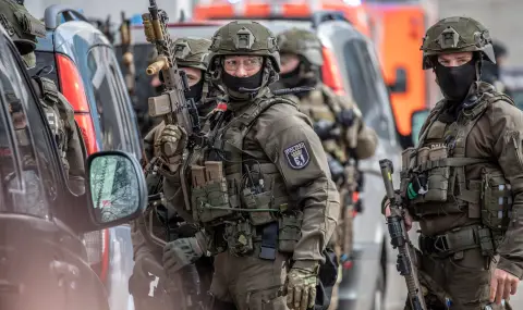 51-year-old Serbian man takes three children hostage in Dortmund  - 1