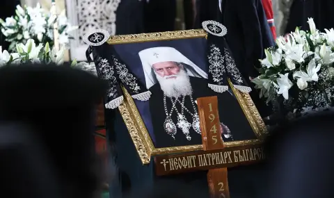Архиерейска заупокойна света литургия беше отслужена в памет на патриарх Неофит  - 1
