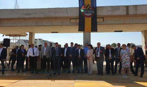 Общинският съвет в Пловдив одобри новия заем за „Колежа“ и стадион „Локомотив“ - 1