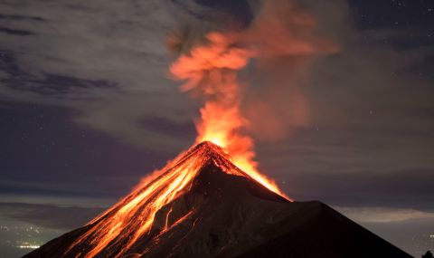 250 души са евакуирани заради изригване на Огнения вулкан в Гватемала - 1